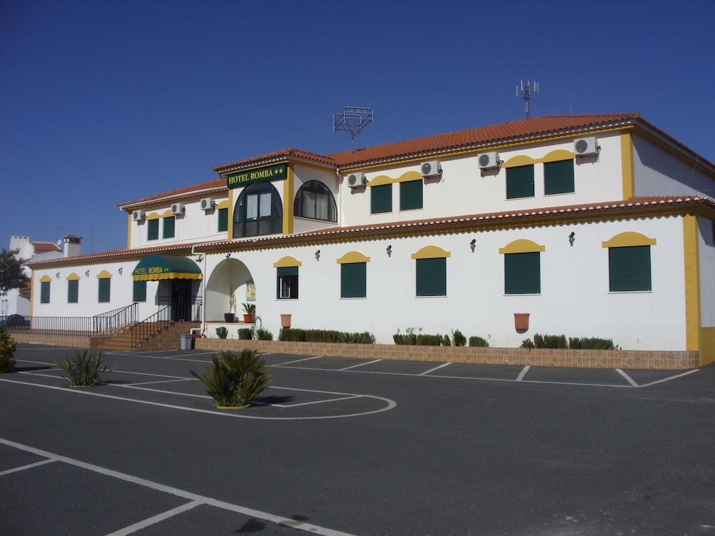 龙巴酒店 欧里基 外观 照片